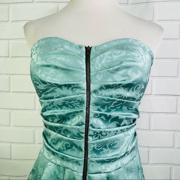 Method Mint Brocade Ruched Strapless Mini Dress - Size Medium - Picture 2 of 16